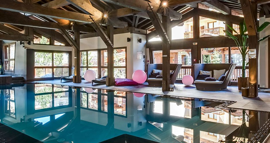Great indoor pool and hot tub for guests. Photo: Le Tsanteleina - image_3